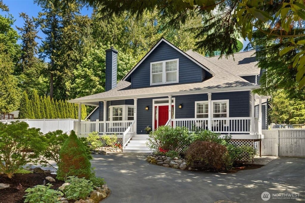 1854 Commodore Ln NW, Bainbridge Island