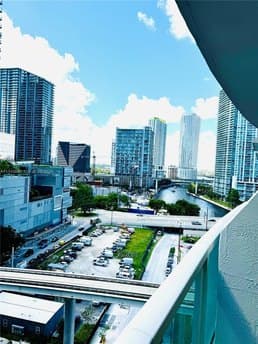 41 SE 5th St Apt 808