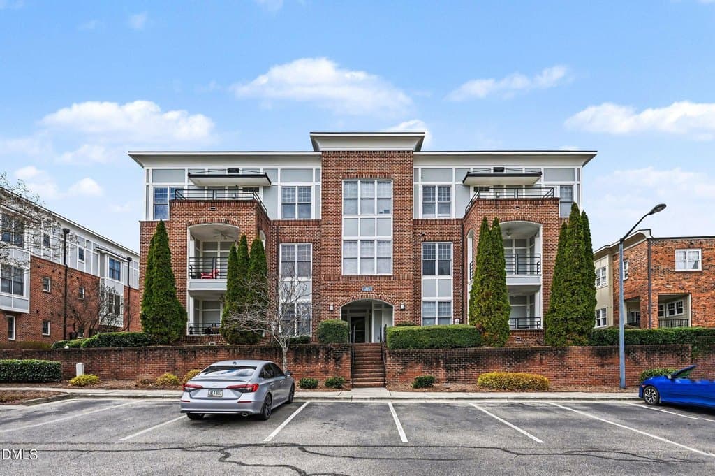 201 Finsbury St Apt 303, Durham