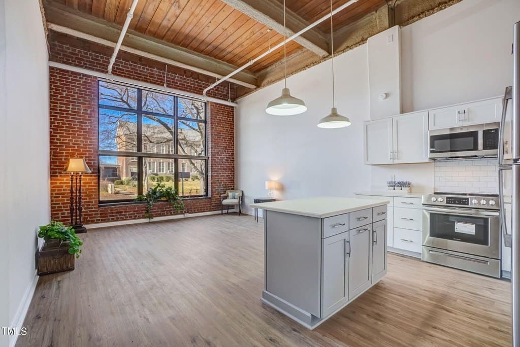 500 N Duke St Apt 53-105, Durham