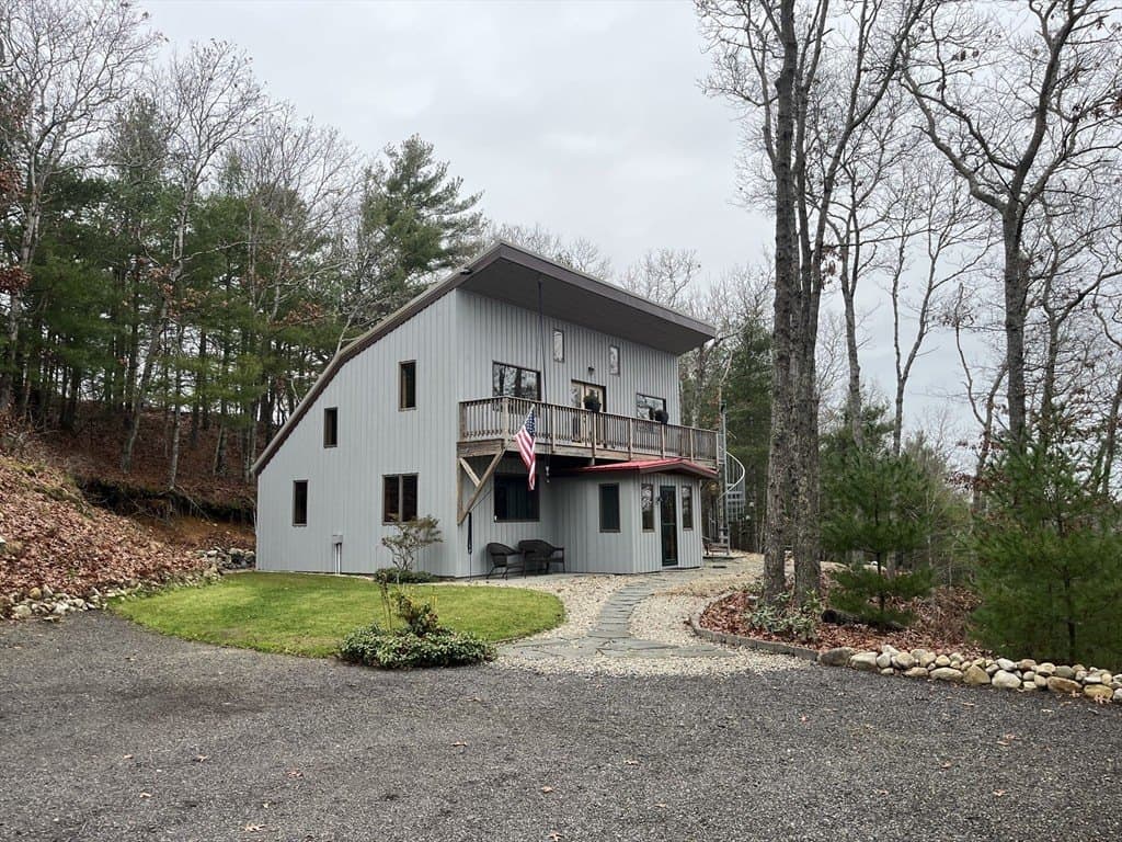 185 Black Cat Rd, Plymouth