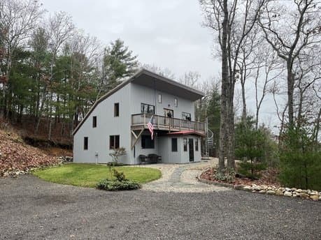 185 Black Cat Rd