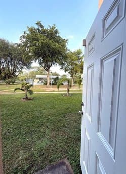 1301 NE 191st St Unit F110