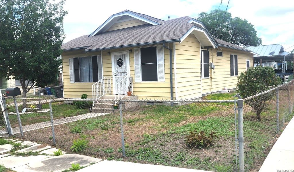 3303 W Travis St, San Antonio