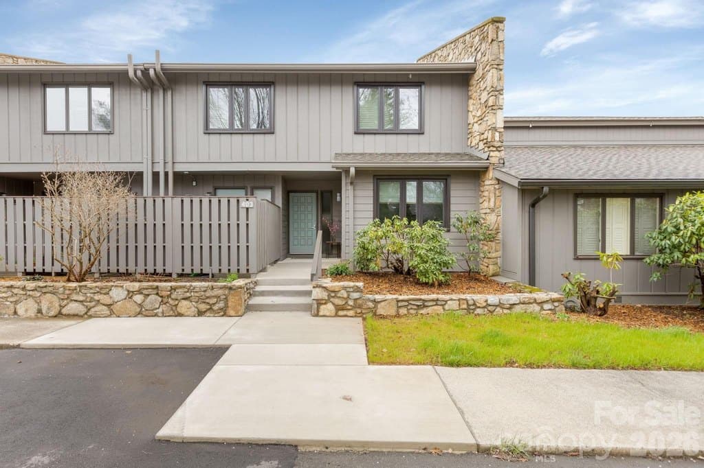 403 Crowfields Dr, Asheville