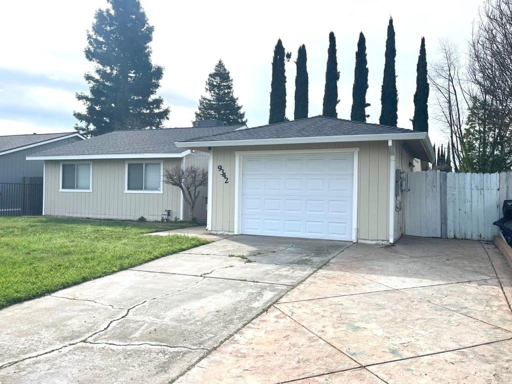 9342 Los Torres Dr, Elk Grove
