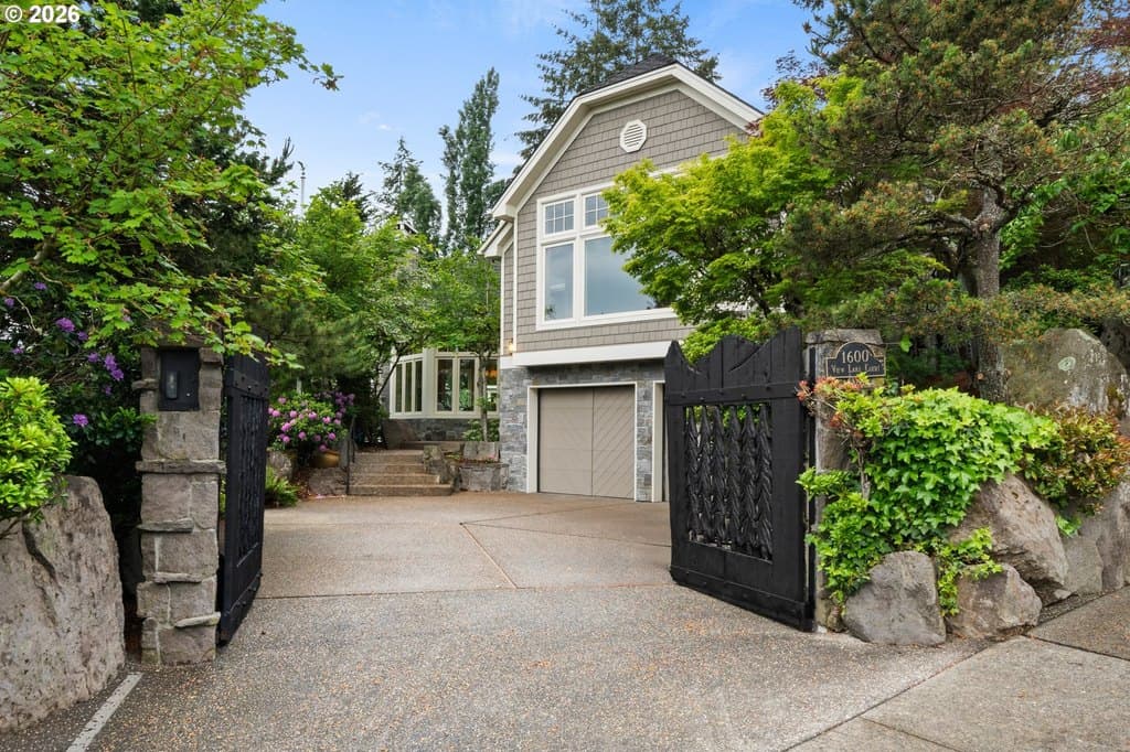 1600 View Lake Ct, Lake Oswego