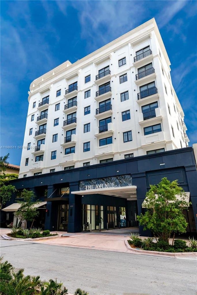 4220 Laguna St Apt 703, Coral Gables