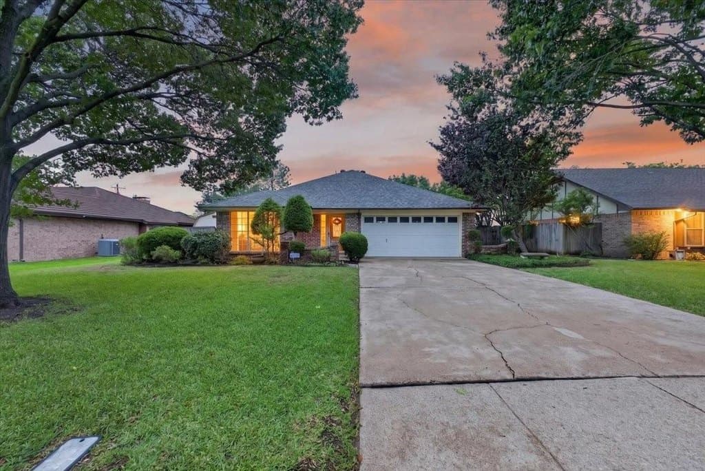 3621 Kelvin Ave, Fort Worth