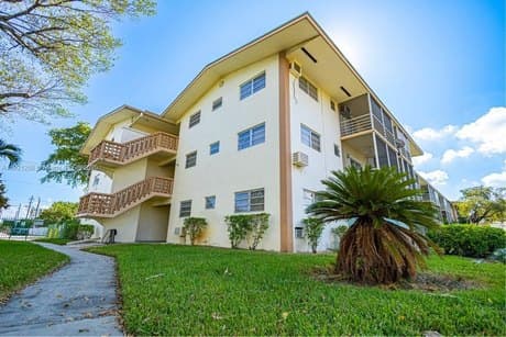 16790 NE 14th Ave Apt 215