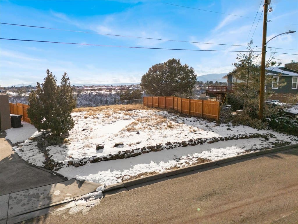 881 Camino Encantado, Los Alamos