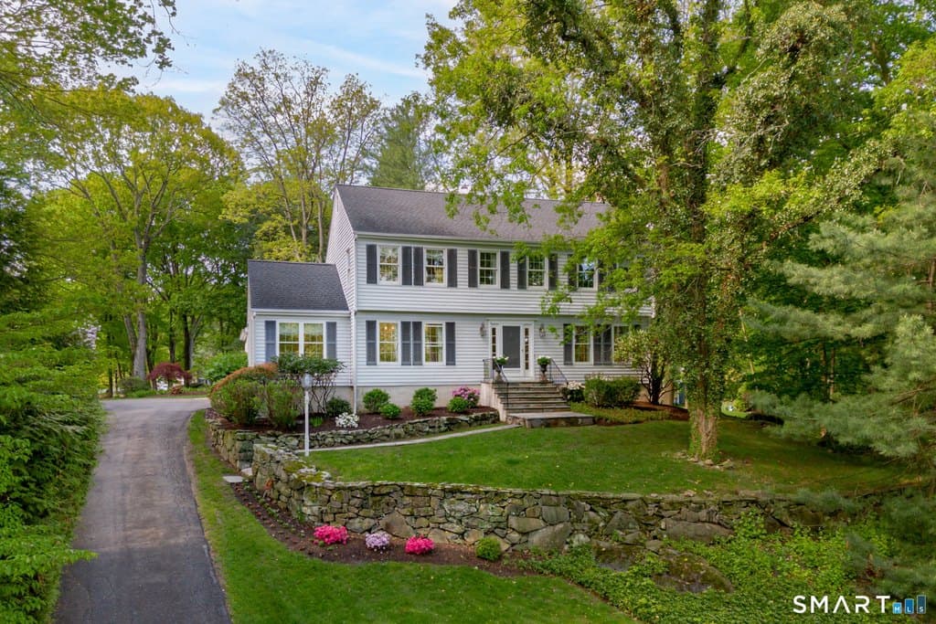 115 Tokeneke Rd, Darien