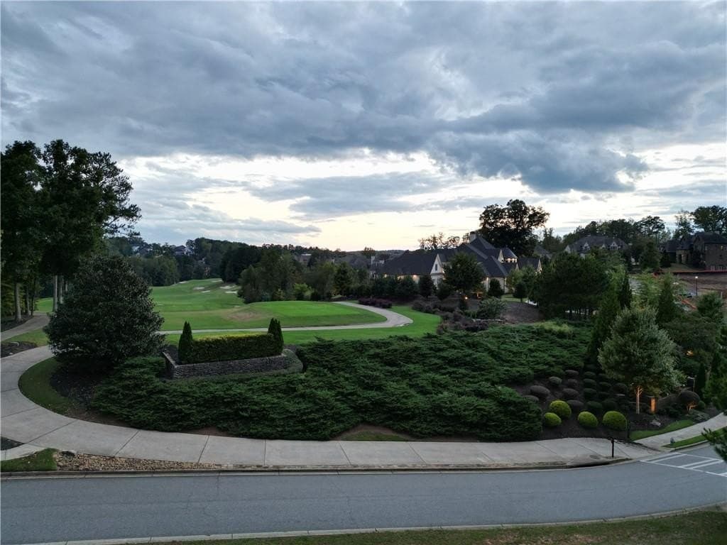 16011 Manor Club Dr, Alpharetta