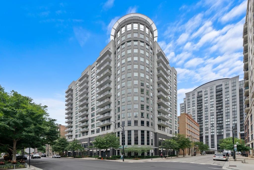 421 W Huron St Unit GU31