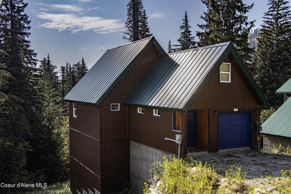 205 Ullr Dr, Sandpoint