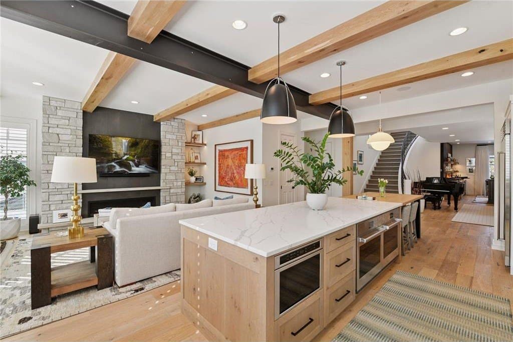 715 Rice St E, Wayzata