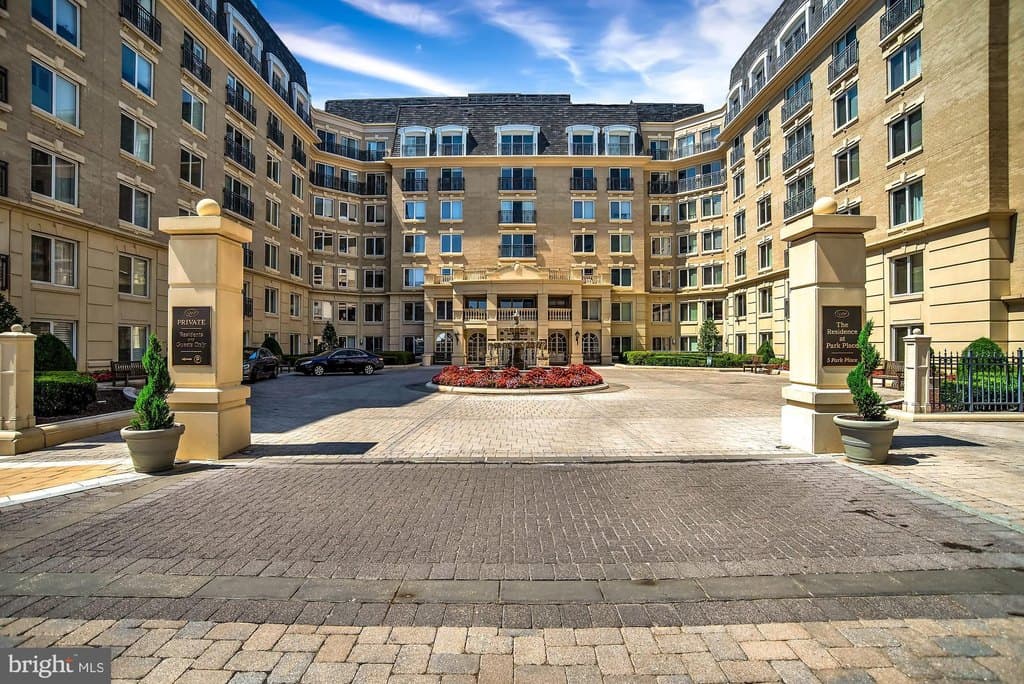 5 Park Pl Unit 527, Annapolis