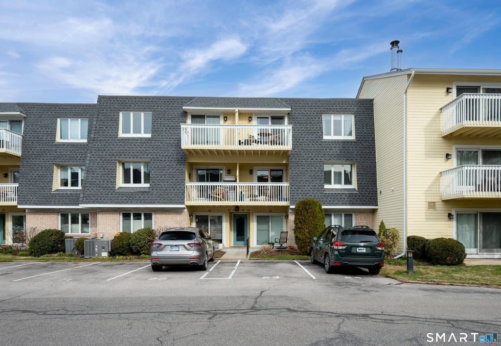 61 Seaview Ave Apt 42, Stamford