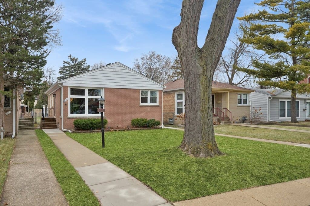 826 Brown Ave, Evanston