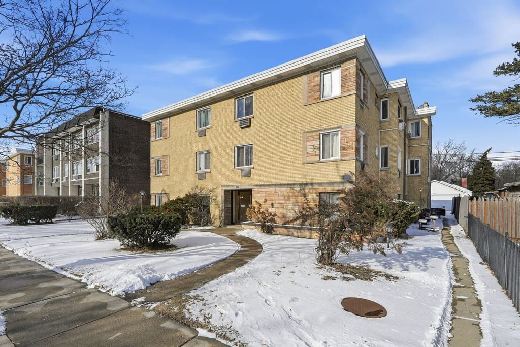 1609 Howard St Apt 2, Evanston