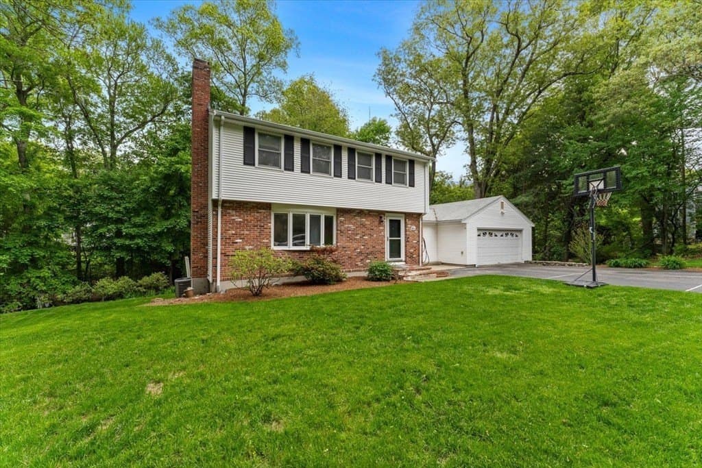 41-A Hunnewell St, Wellesley