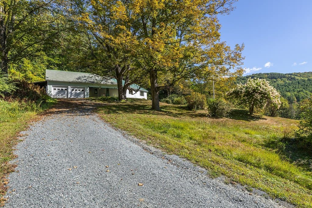 1514 South Rd, Woodstock