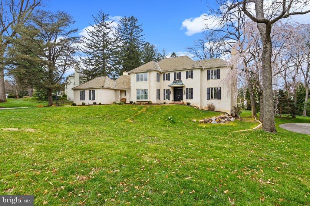 217 Ravenscliff Rd, Wayne