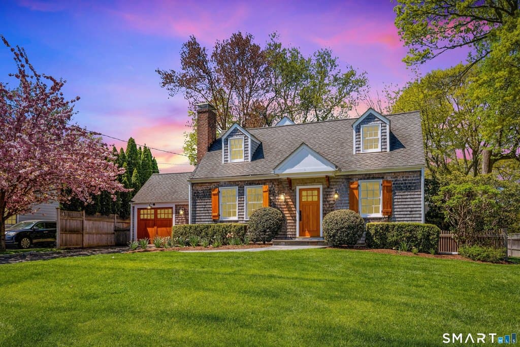 12 Walmsley Rd, Darien