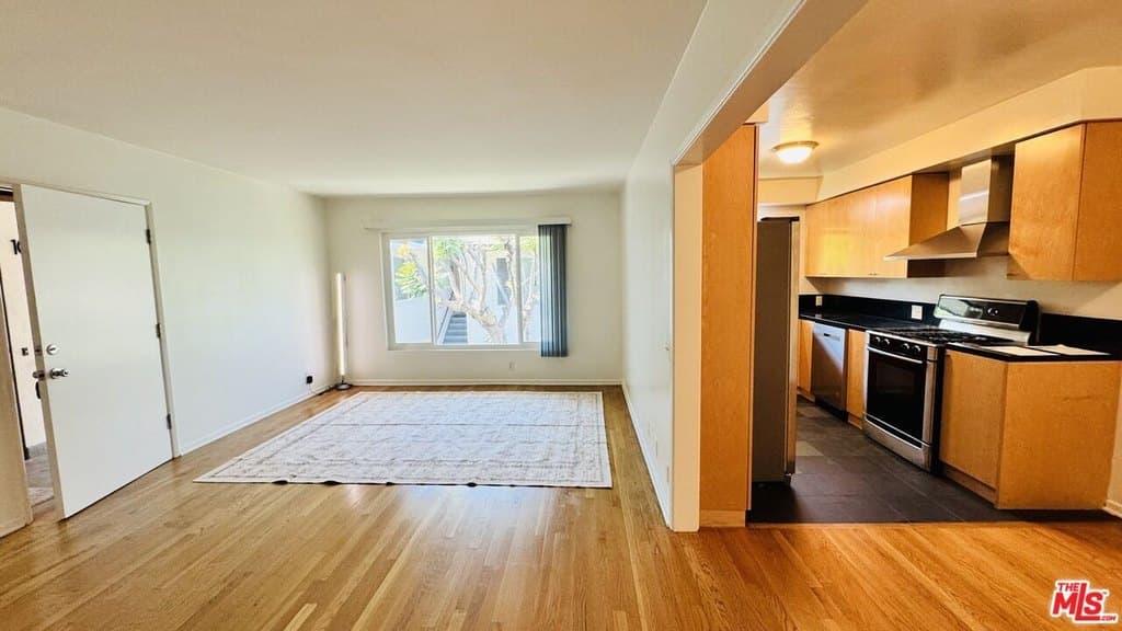 912 6th St Unit 8, Santa Monica