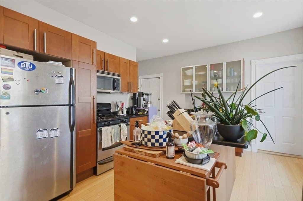 26 Chestnut Ave Apt 1