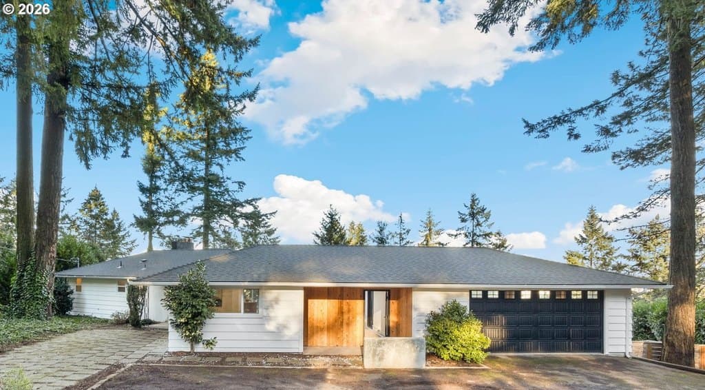 2041 Marylhurst Dr, West Linn