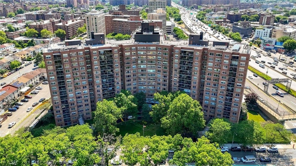 61-20 Grand Central Pkwy Unit B706