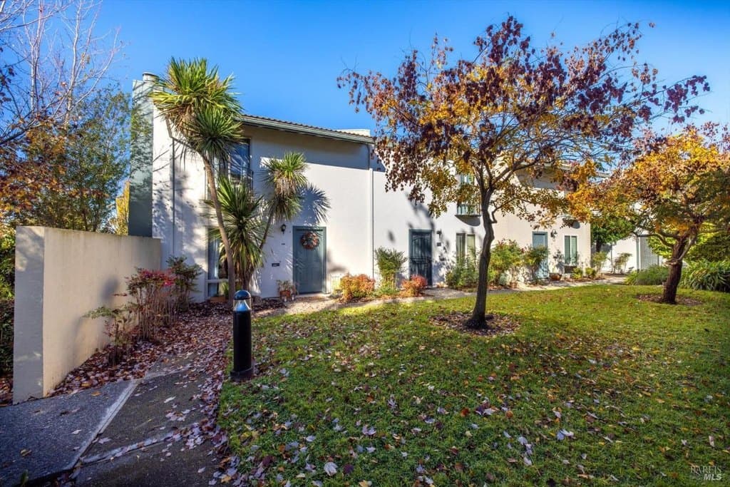 1074 Marina Dr, Napa