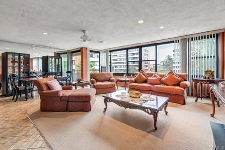 10-01 162 St Unit 4A