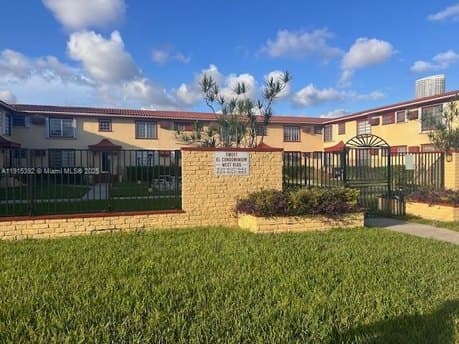 651 SW 11th St Unit 15W