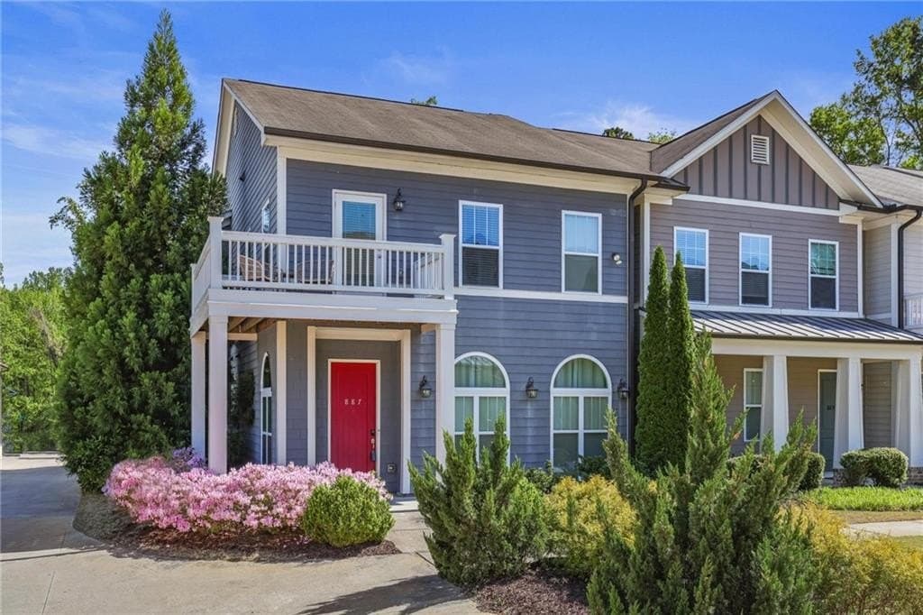 887 Proctor Oaks St NW