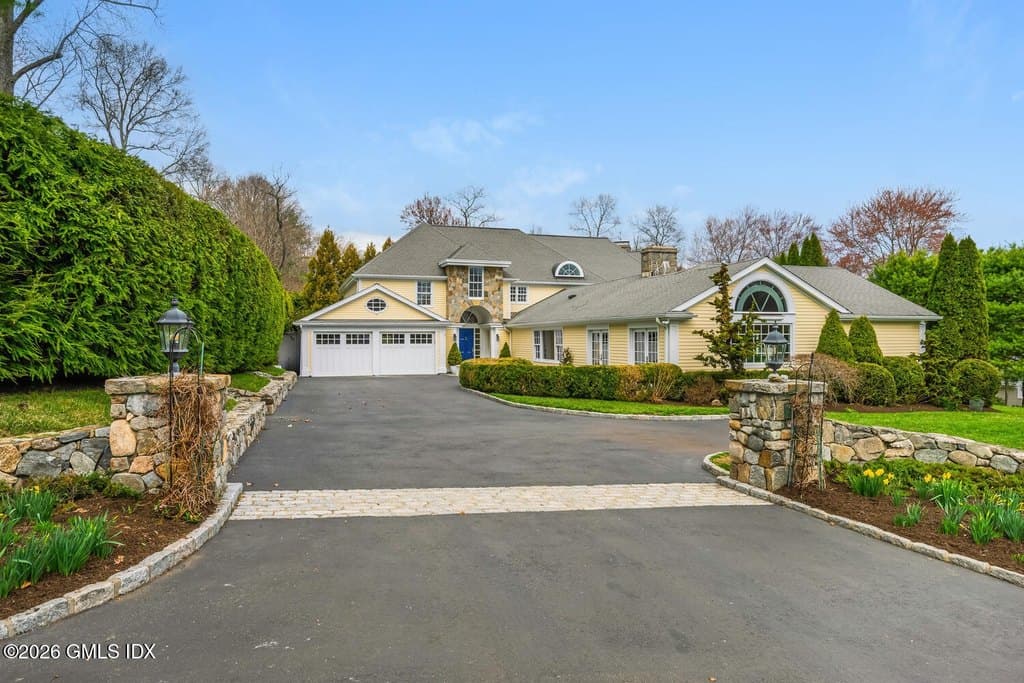 21 Fox Hill Ln, Darien