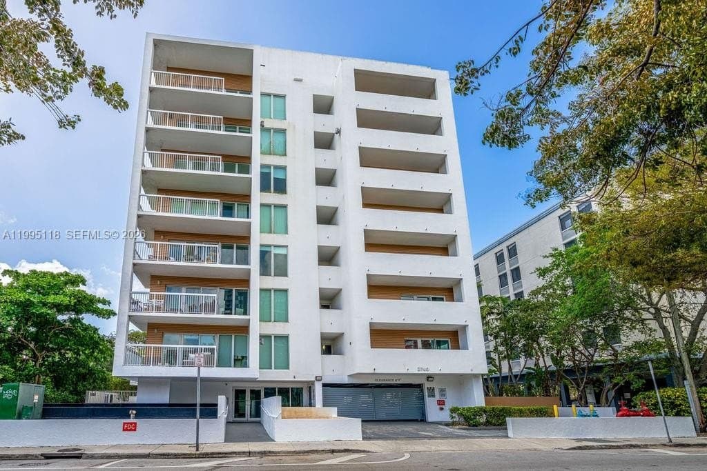 2740 SW 28th Ter Apt 705