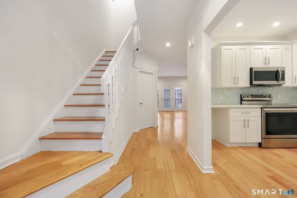 132 Hope St Unit C, Stamford