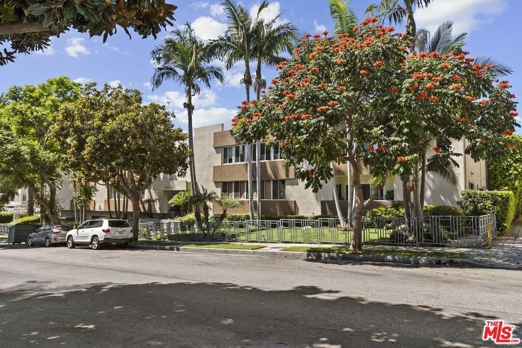 1233 N Laurel Ave Apt 103, West Hollywood