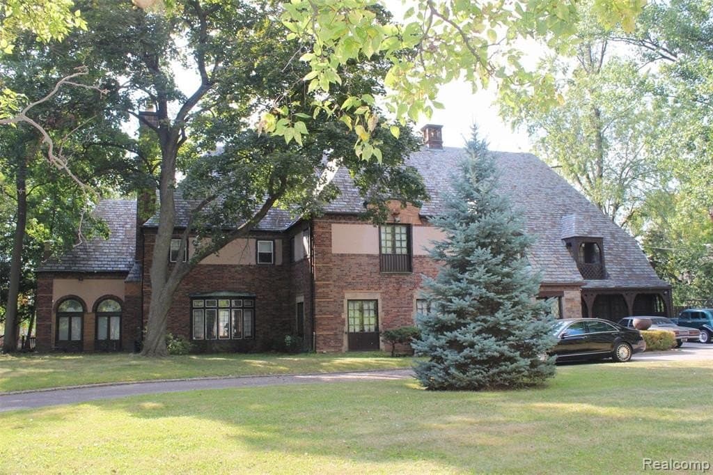 17815 Hamilton Rd, Highland Park