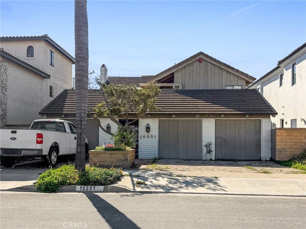 16691 Carousel Ln, Huntington Beach