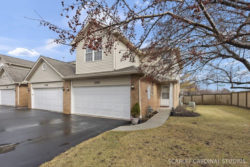 1710 Windward Ave, Naperville