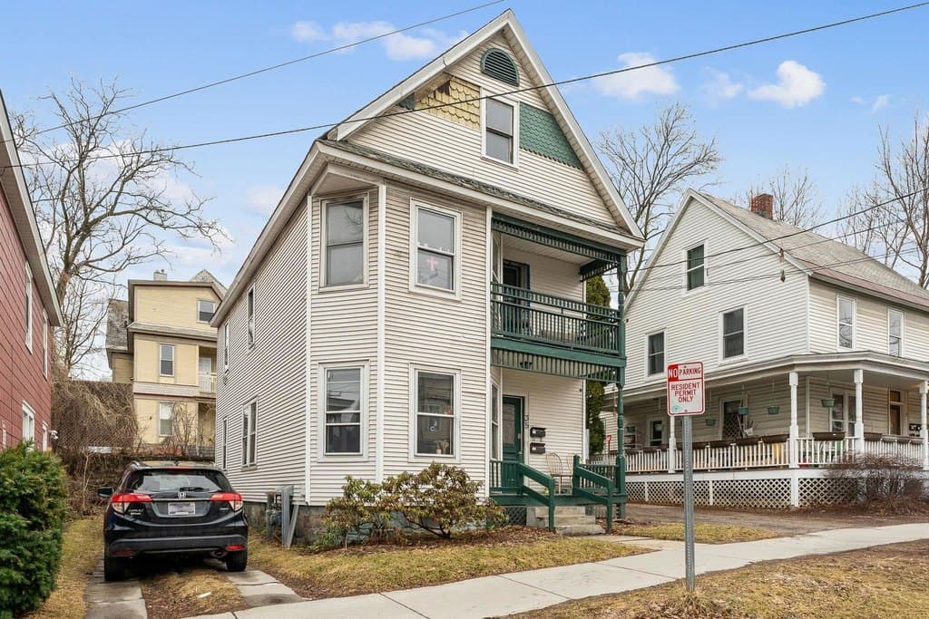 35 S Union St, Burlington