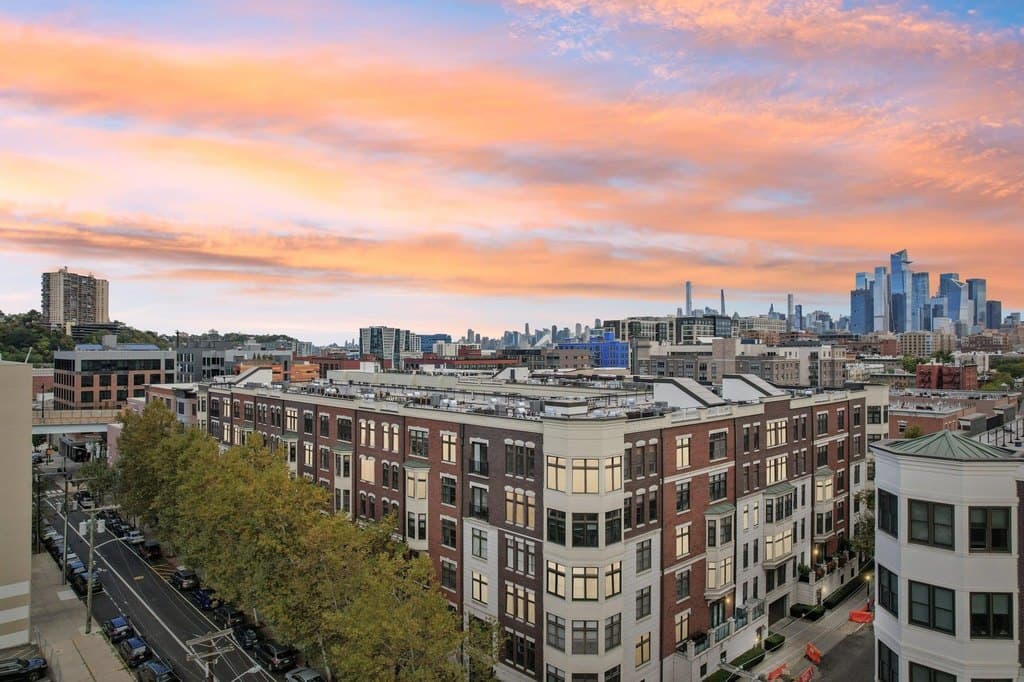 1301 Adams St Apt 610, Hoboken