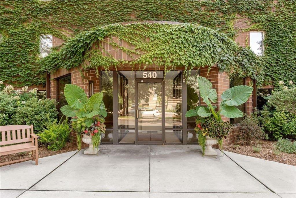 540 Indian Mound St Apt 1A, Wayzata