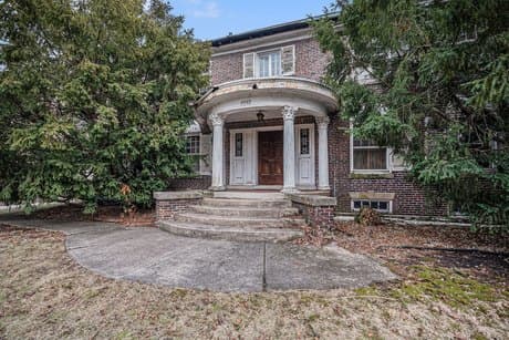 4959 S Greenwood Ave