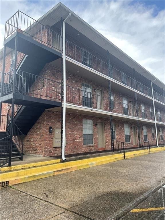 2609 Transcontinental Dr, Metairie