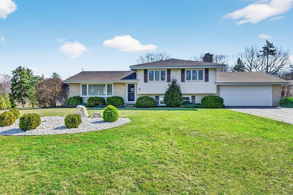 113 S Wedgewood Dr, Barrington