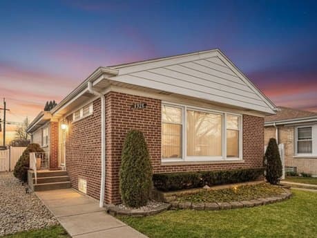 4928 N New England Ave